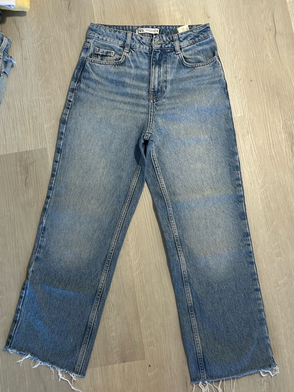 Zara Women’s Light Wash Straight Leg Jeans - Blue